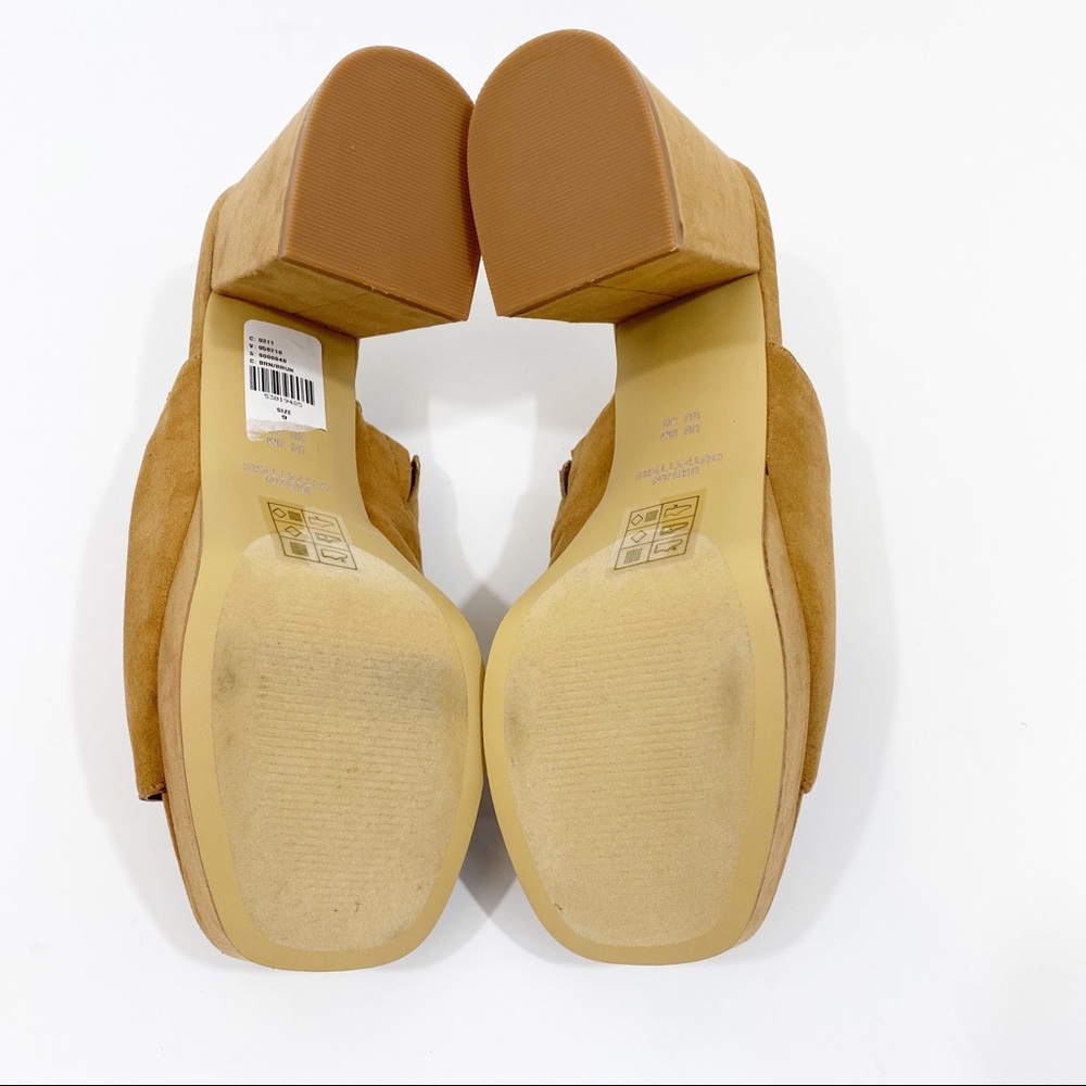 NWT Urban Outfitters Tan Gigi Platform Mules - Picture 8 of 9